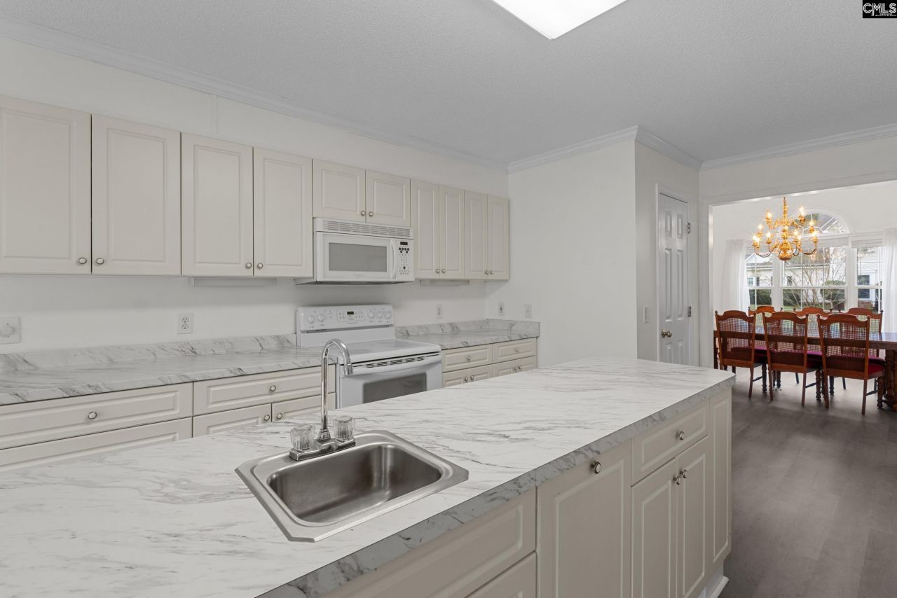 107 Southwell Road Photo 12