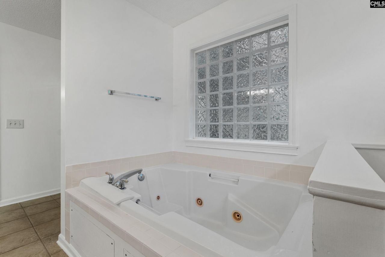 107 Southwell Road Photo 19