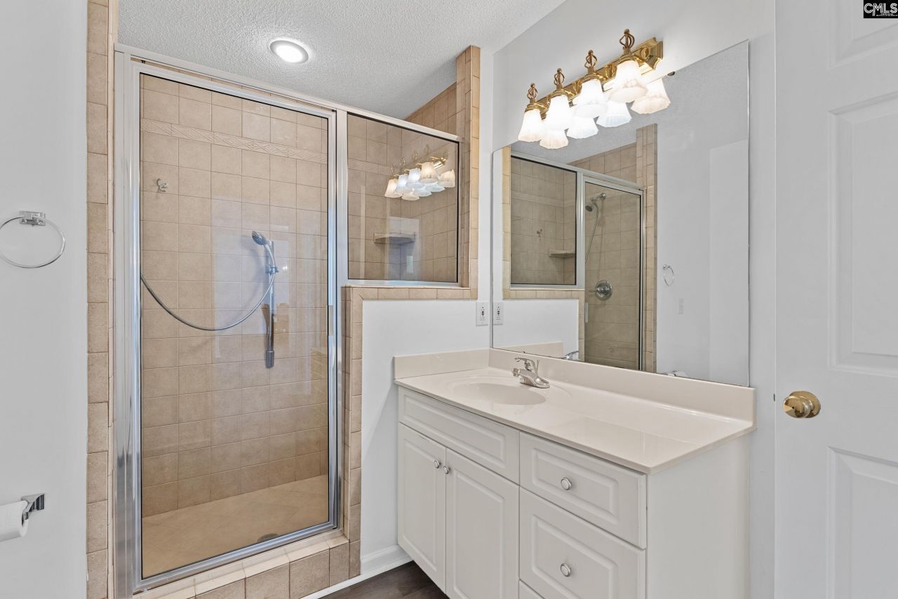 107 Southwell Road Photo 24