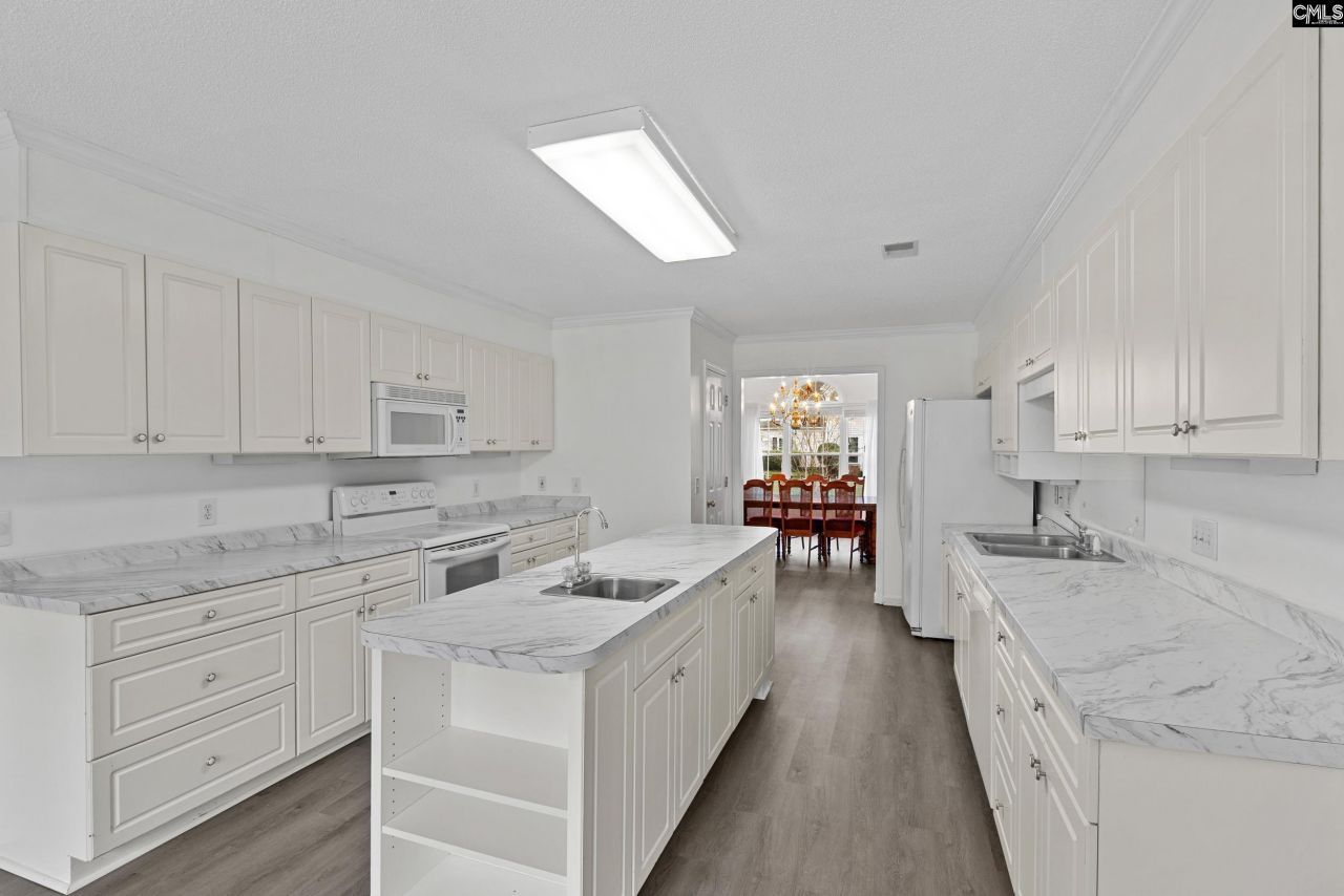 107 Southwell Road Photo 9