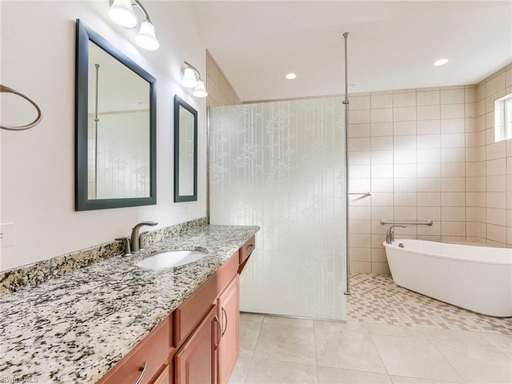 21530 Strada Nuova Cir, Unit 215, Estero, FL 33928 Photo