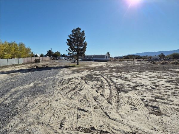 4651 E Navajo Boulevard, Pahrump, NV 89061