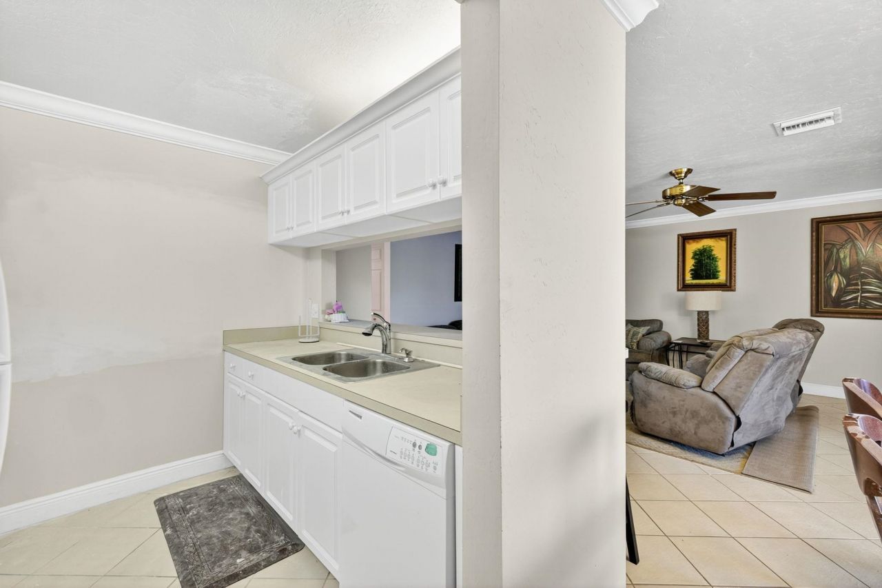 827 E Gulf Dr, Unit J7, Sanibel, FL 33957 Photo
