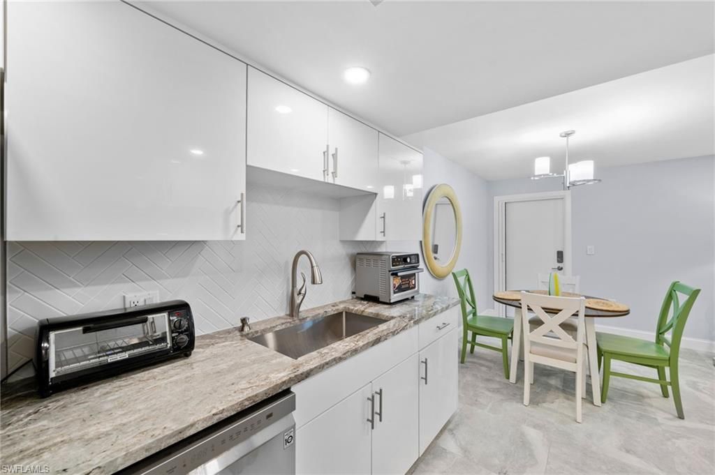 1605 Chesapeake Ave, Unit 2, Naples, FL 34102 Photo