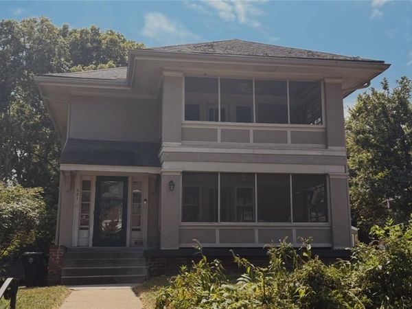 201 W 51st Terrace, Kansas City, MO 64112