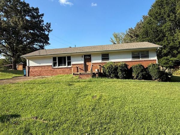 130 Mimosa St, Camden, TN 38320