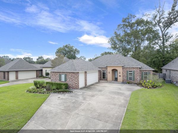 16525 Pearson Dr, Prairieville, LA 70769