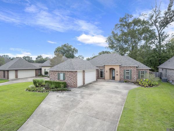 16525 Pearson Dr, Prairieville, LA 70769