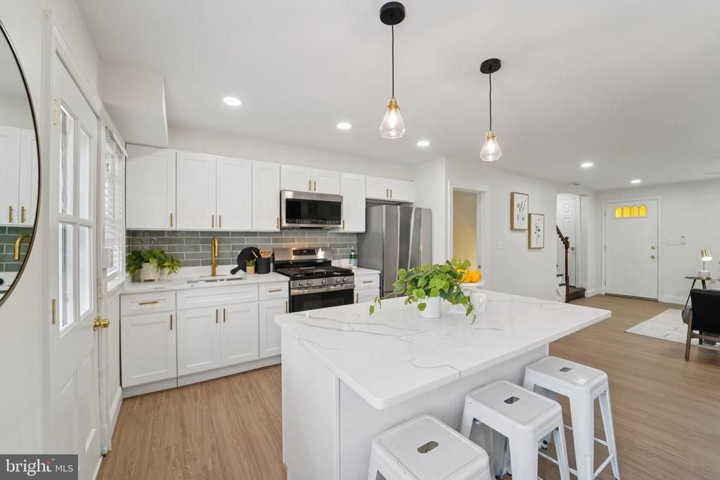 827 N Augusta Avenue, Baltimore, MD 21229 Main Photo