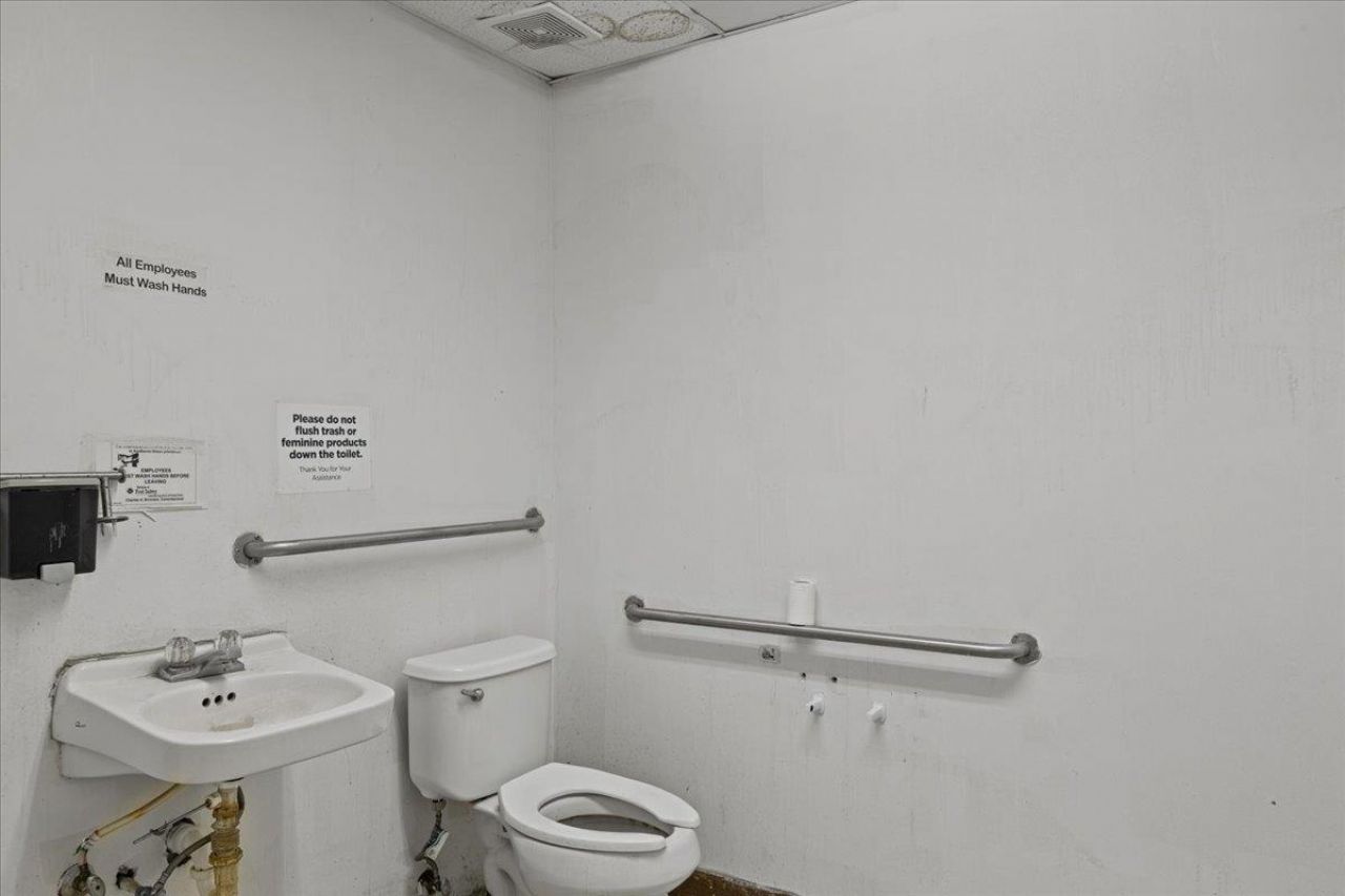 655 E Base , Madison, FL 32340 Photo