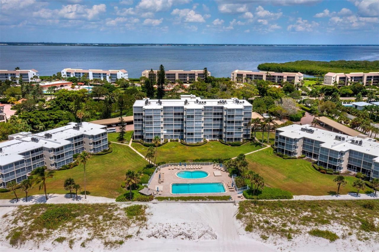 4825 Gulf Of Mexico Drive, Unit 105, Longboat Key, FL 34228 Photo