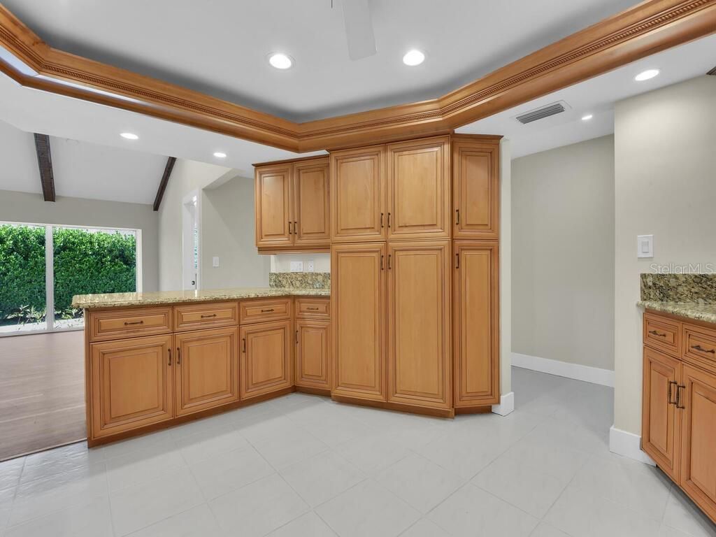 491 Cypress Way E, Naples, FL 34110 Photo
