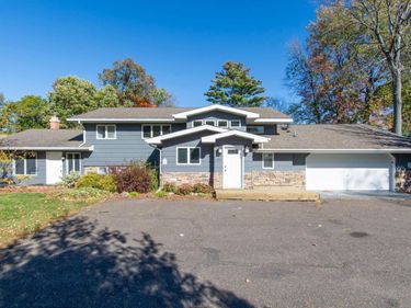 810 Main Street W, Isle, MN 56342