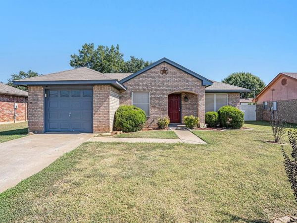 602 Mcanear Street, Cleburne, TX 76033