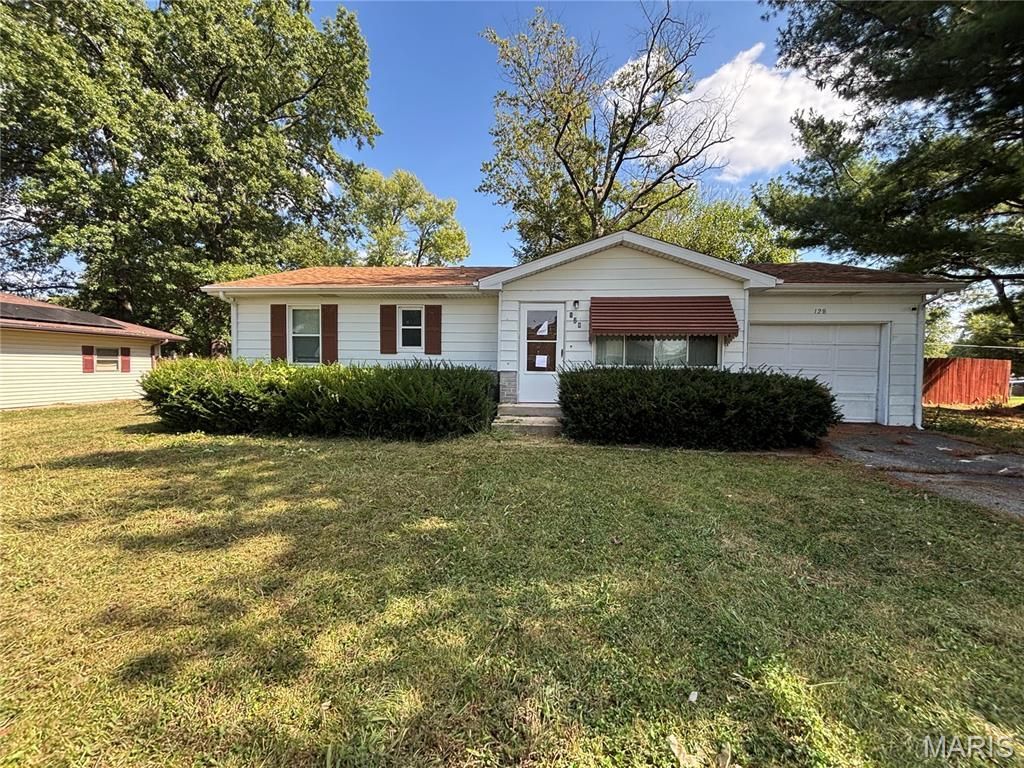 128 Freedom Drive, Belleville, IL 62226 Main Photo