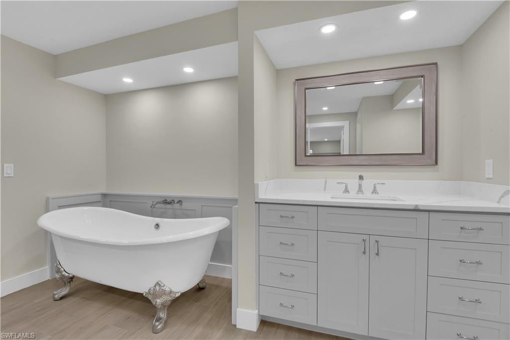 491 Cypress Way E, Naples, FL 34110 Photo