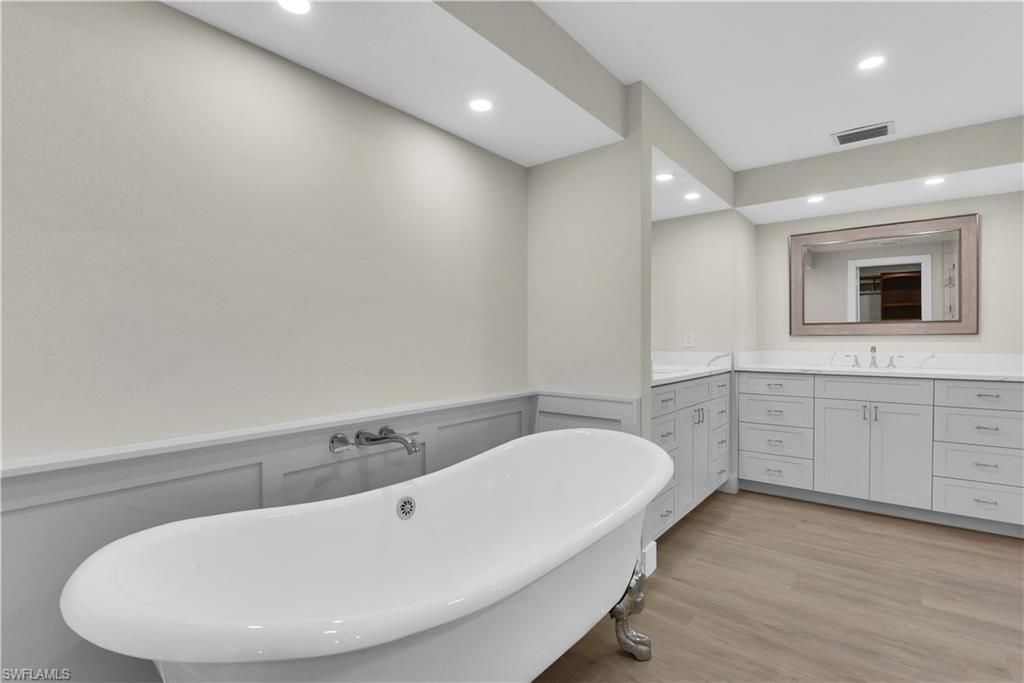 491 Cypress Way E, Naples, FL 34110 Photo