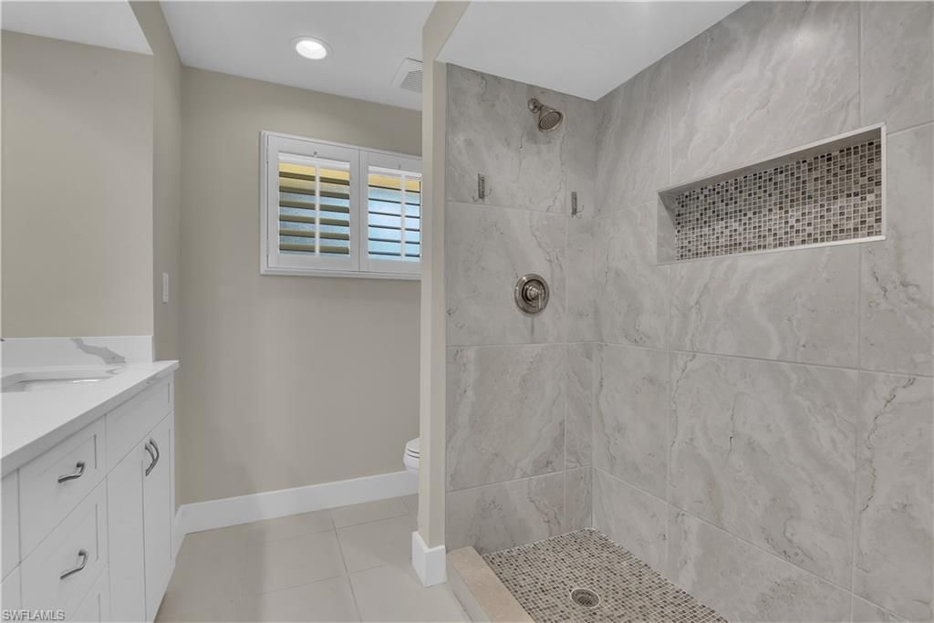 491 Cypress Way E, Naples, FL 34110 Photo