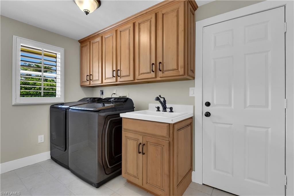 491 Cypress Way E, Naples, FL 34110 Photo