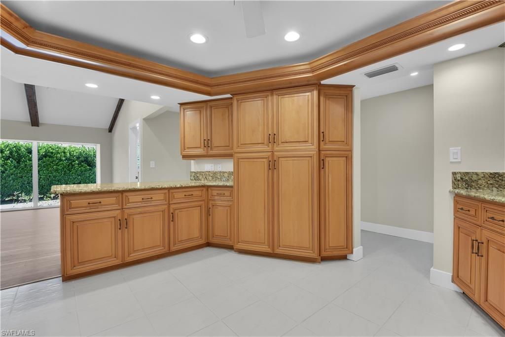 491 Cypress Way E, Naples, FL 34110 Photo