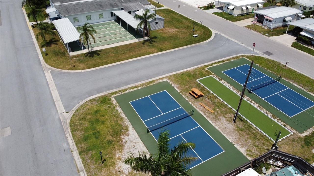 616 50th Avenue Terrace W, Bradenton, FL 34207 Photo