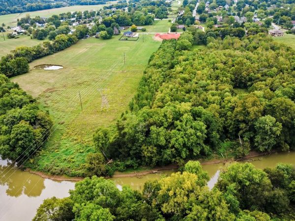 1204 Willow Bend Dr, Clarksville, TN 37043