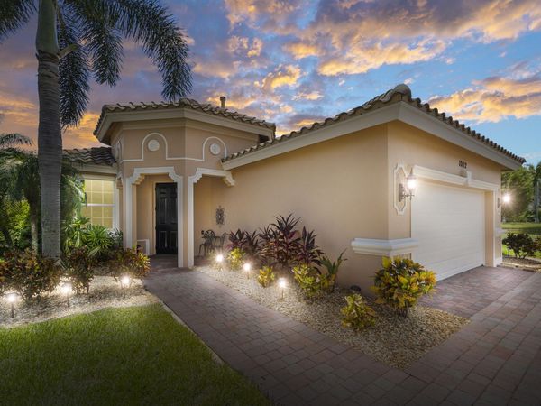 10112 SW Oak Tree Circle SW, Port Saint Lucie, FL 34987