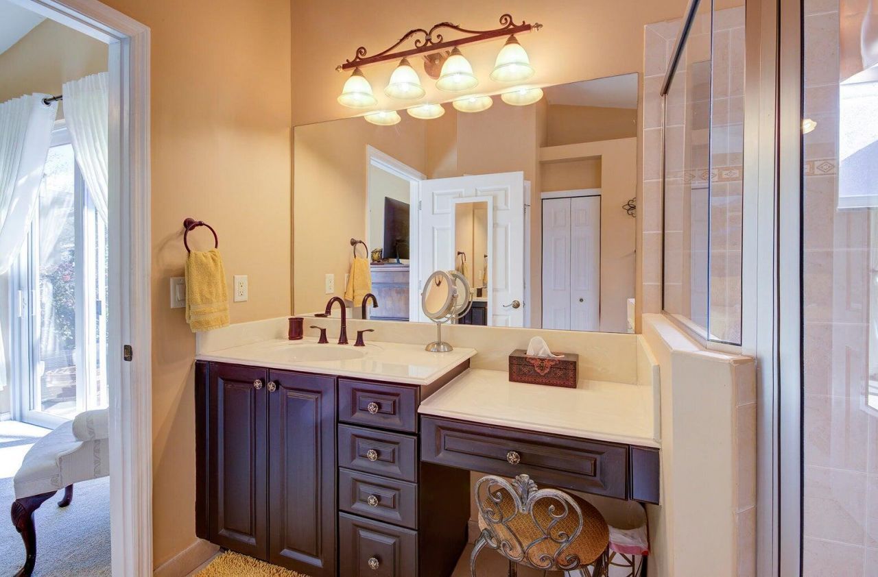 10112 SW Oak Tree Circle Sw, Port Saint Lucie, FL 34987 Photo