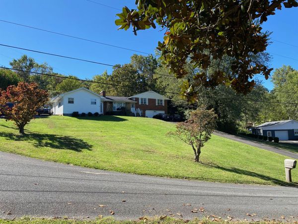 1011 Honeysuckle Drive, Newport, TN 37821