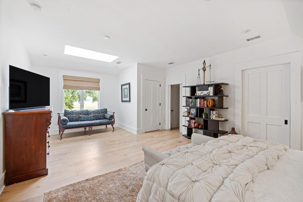 1456 Mcpherson Landing Photo 40