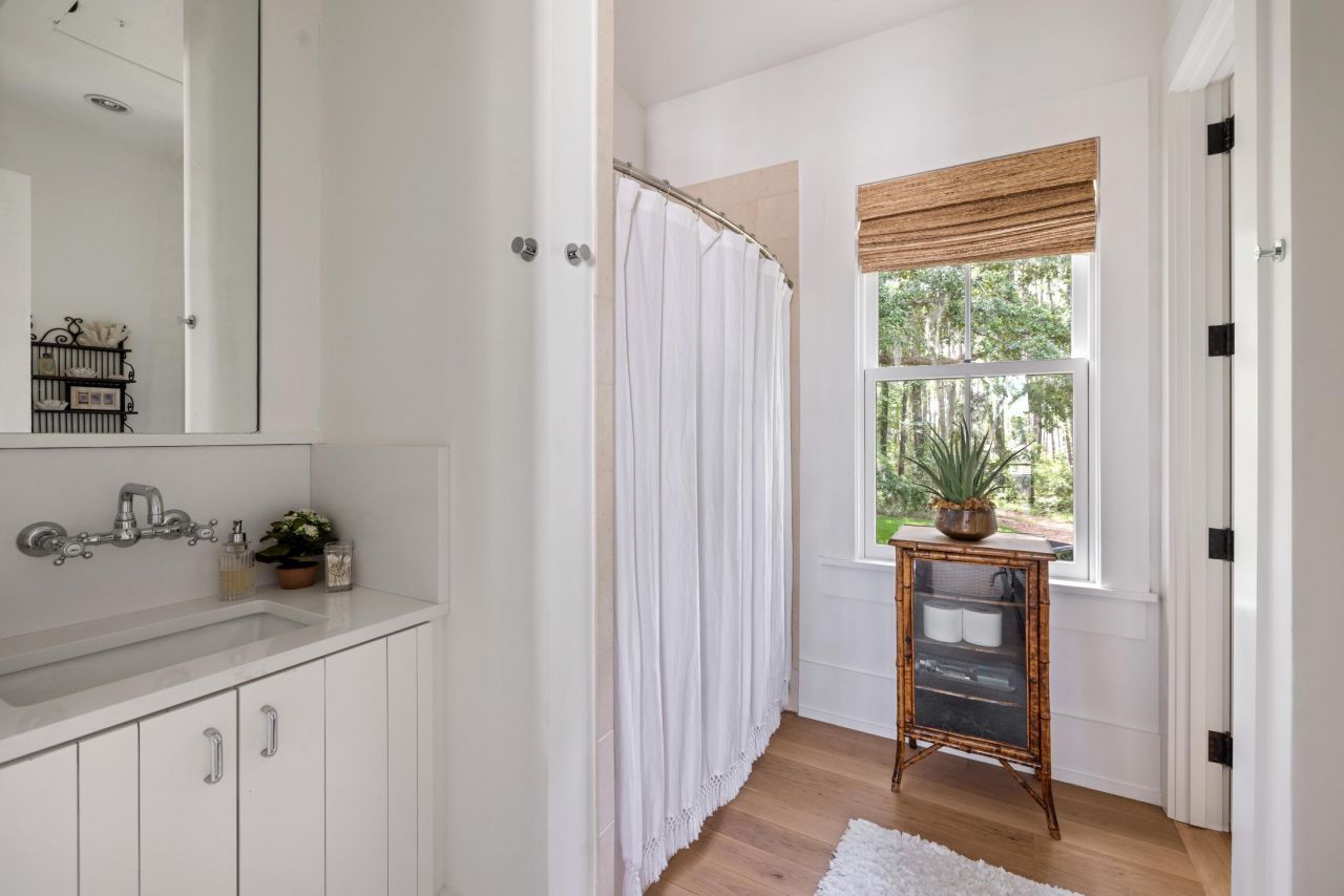 1456 Mcpherson Landing Photo 63