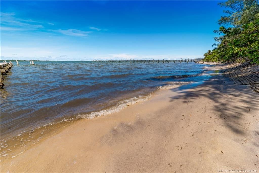 8605 Indian River Drive, Fort Pierce, FL 34982 Photo