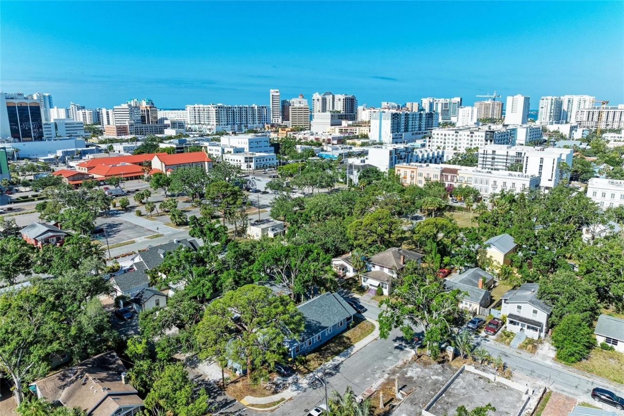 432 Adelia Avenue, Sarasota, FL 34236 Photo