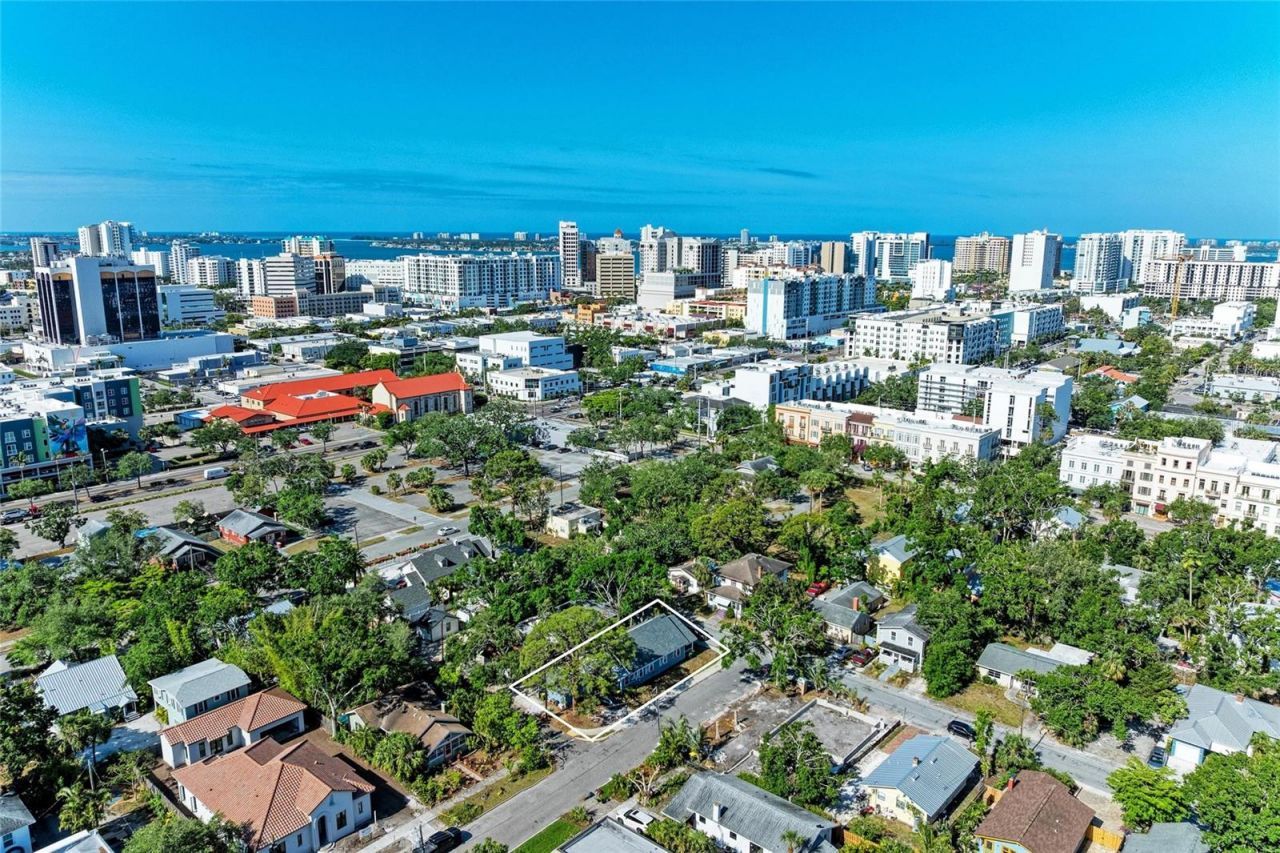 432 Adelia Avenue, Sarasota, FL 34236 Photo