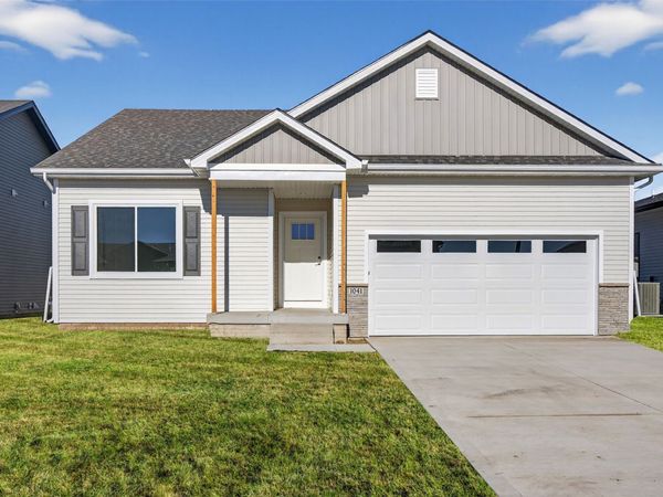1041 NW Yorktown Drive, Waukee, IA 50263