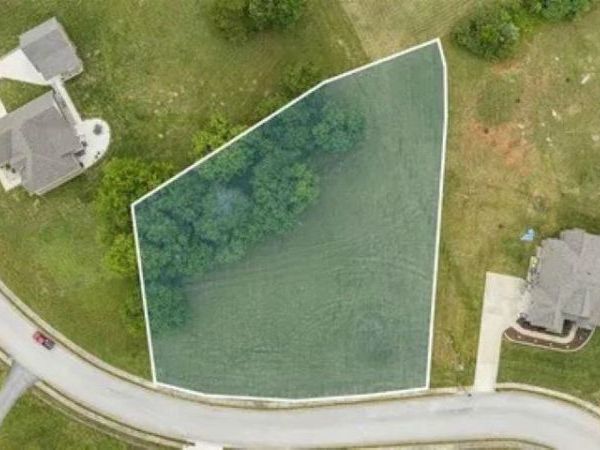 136 Briar Creek Drive , Bowling Green, KY 42101