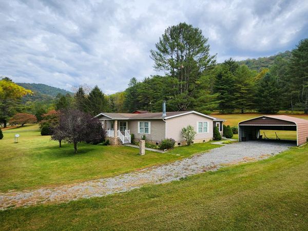 1015 Bolars Draft RD, Warm Springs, VA 24484