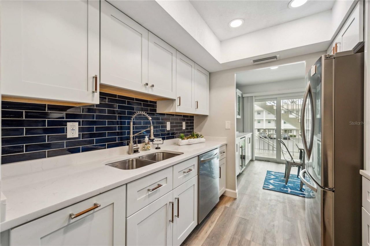 3320 Gulf Of Mexico Drive, Unit 207-C, Longboat Key, FL 34228 Photo