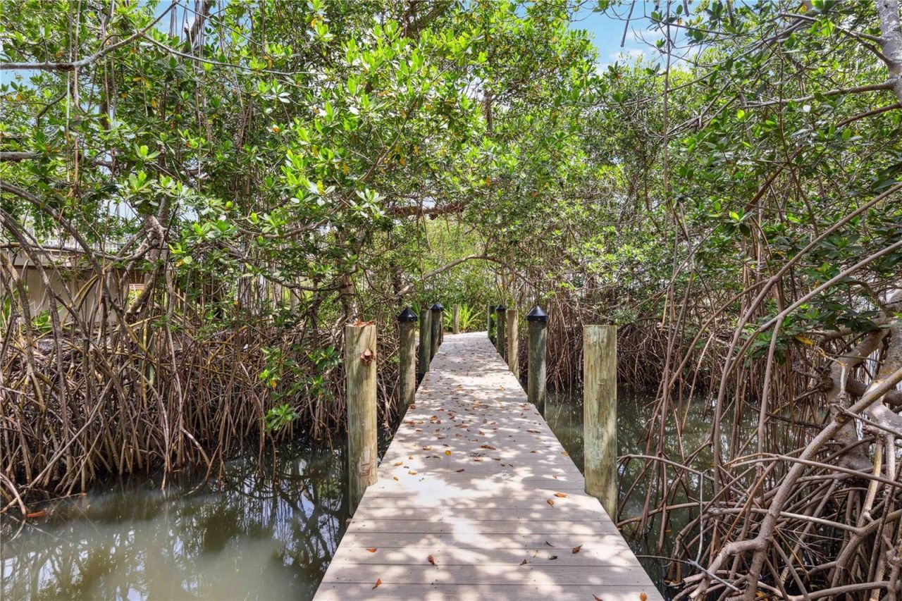 3320 Gulf Of Mexico Drive, Unit 207-C, Longboat Key, FL 34228 Photo