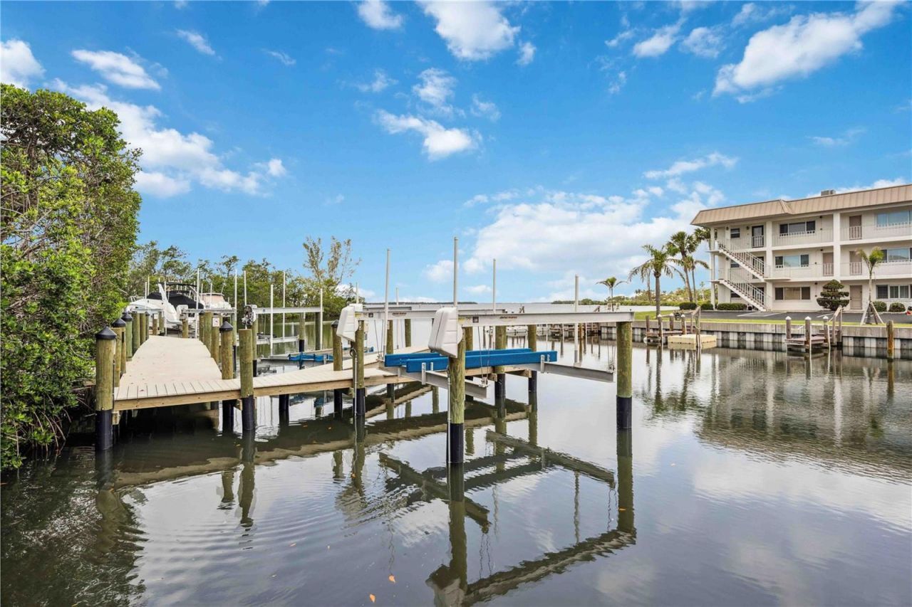 3320 Gulf Of Mexico Drive, Unit 207-C, Longboat Key, FL 34228 Photo