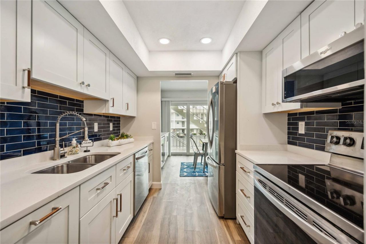 3320 Gulf Of Mexico Drive, Unit 207-C, Longboat Key, FL 34228 Photo