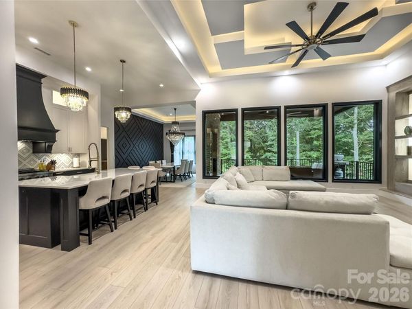 668 Players Ridge Road, Hickory, NC 28601