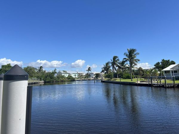 1250 Tennisplace Ct, Unit A33, Sanibel, FL 33957