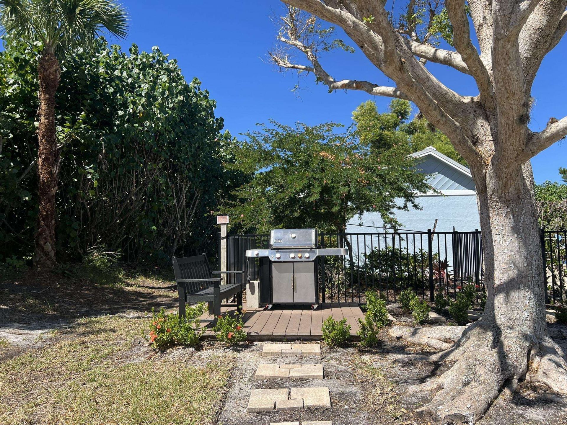 1250 Tennisplace Ct, Unit A33, Sanibel, FL 33957 Photo