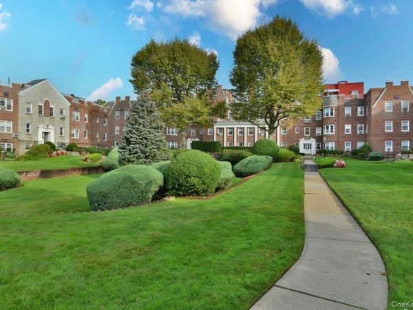 106 S Village Avenue, Unit 1D, Rockville Centre, NY 11572