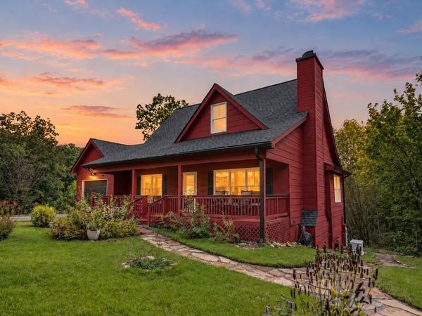 132 Newberry Street, Ellijay, GA 30540