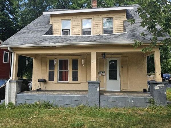 261 E Emmett Street E, Battle Creek, MI 49017