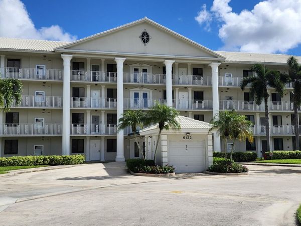 6133 Balboa Circle, Unit 304, Boca Raton, FL 33433
