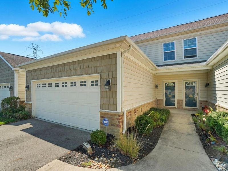 5049 Dinard Way, Columbus, OH 43221 Photo 1