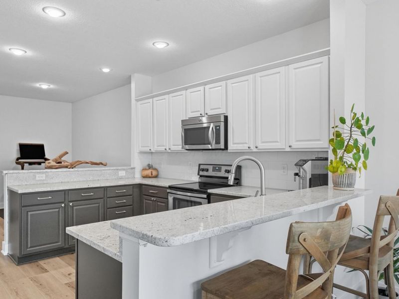 5049 Dinard Way, Columbus, OH 43221 Photo 12